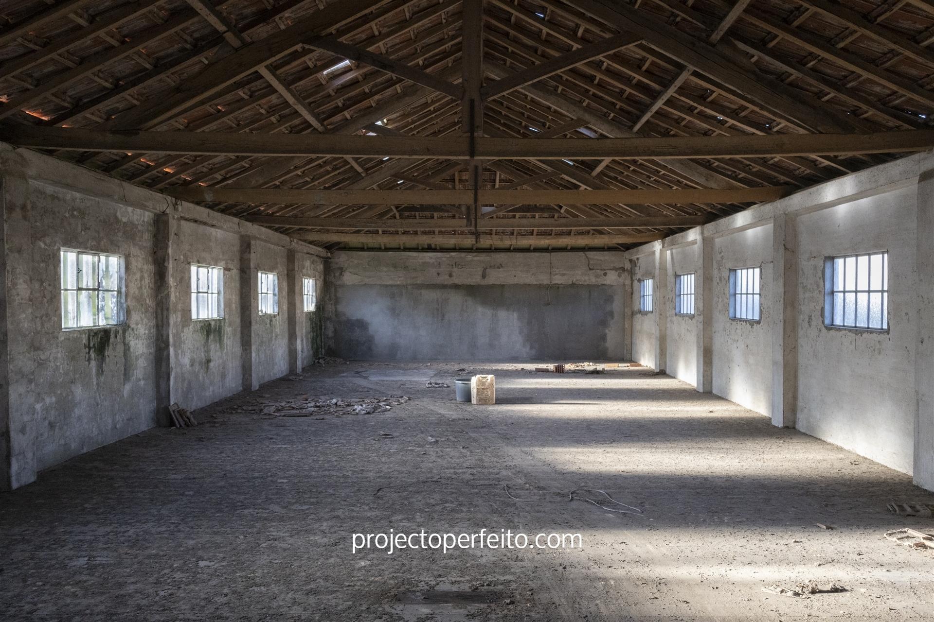 Armazém  Venda em Rio Meão,Santa Maria da Feira