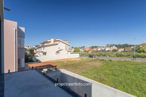 Moradia Geminada T3 Venda em São Félix da Marinha,Vila Nova de Gaia