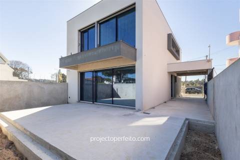 Moradia Geminada T3 Venda em São Félix da Marinha,Vila Nova de Gaia