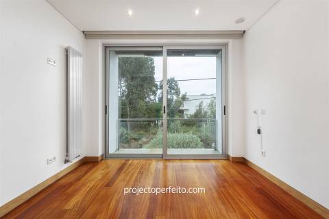 Moradia T3 em Condomínio Fechado com piscina