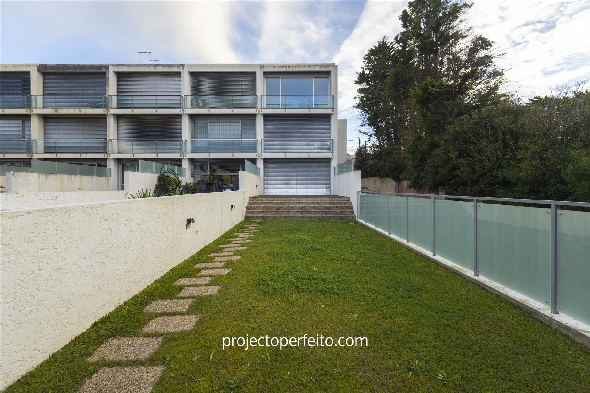 Moradia T3 em Condomínio Fechado com piscina