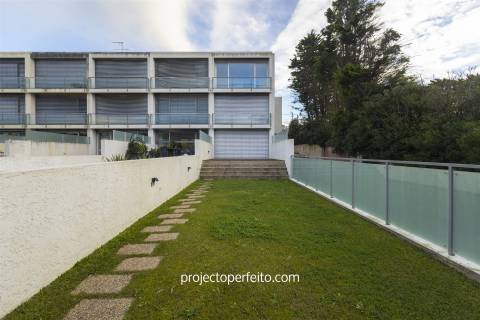 Moradia T3 em Condomínio Fechado com piscina