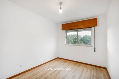 Apartamento T3 Venda em Vilar de Andorinho,Vila Nova de Gaia