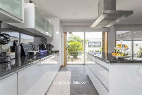 Moradia em Banda T3+2 Venda em Nogueira da Regedoura,Santa Maria da Feira