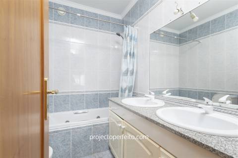 Apartamento T2 Arrendamento em São Félix da Marinha,Vila Nova de Gaia