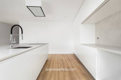 Penthouse de tipologia T4 com terraço de 160 metros quadrados.