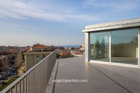 Penthouse de tipologia T4 com terraço de 160 metros quadrados.