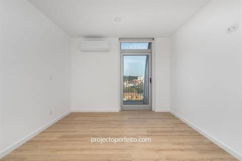 Penthouse de tipologia T4 com terraço de 160 metros quadrados.