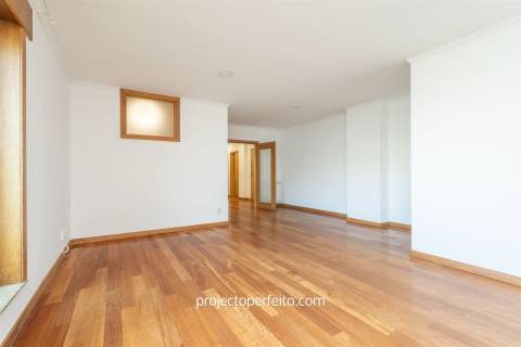 Apartamento T2+1 Arrendamento em Espinho,Espinho