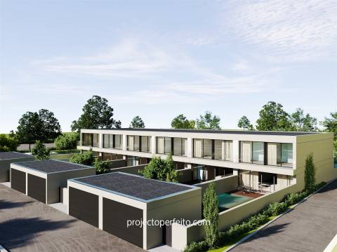 Moradia em Banda T4 Venda em Paramos,Espinho