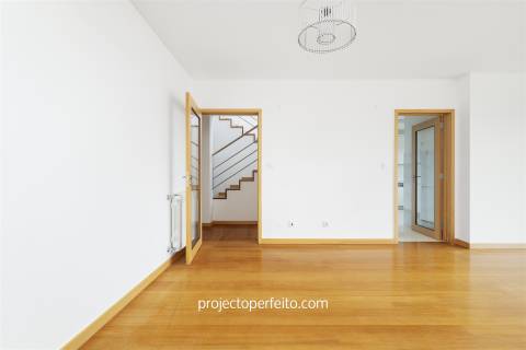 Apartamento T4 DUPLEX Venda em São Félix da Marinha,Vila Nova de Gaia