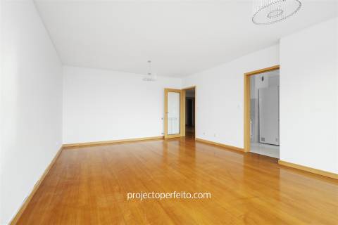 Apartamento T4 DUPLEX Venda em São Félix da Marinha,Vila Nova de Gaia