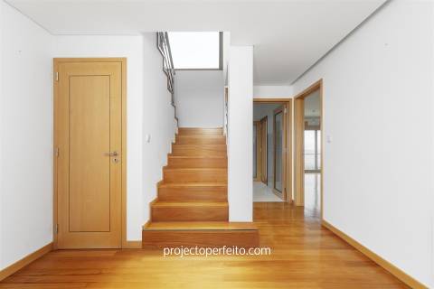 Apartamento T4 DUPLEX Venda em São Félix da Marinha,Vila Nova de Gaia