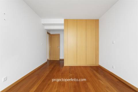 Apartamento T4 DUPLEX Venda em São Félix da Marinha,Vila Nova de Gaia