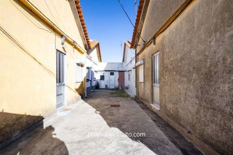 Conjunto de 10 casas para venda em Silvalde, à entrada da cidade de Espinho.