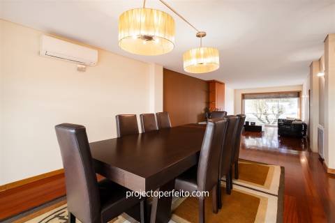 Moradia Geminada T4+1 Venda em Arcozelo,Vila Nova de Gaia