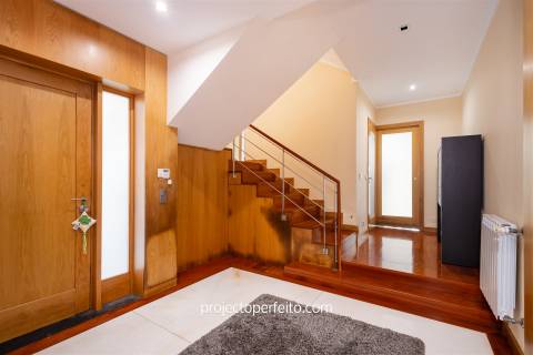 Moradia Geminada T4+1 Venda em Arcozelo,Vila Nova de Gaia