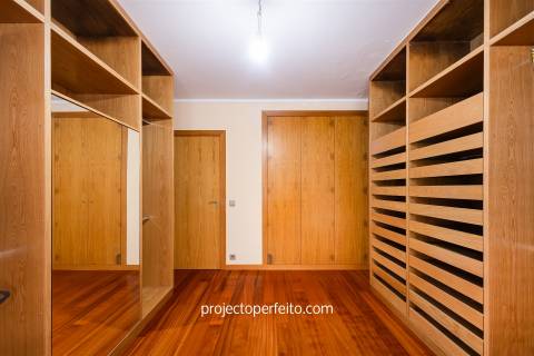 Moradia Geminada T4+1 Venda em Arcozelo,Vila Nova de Gaia