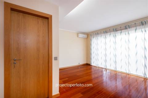 Moradia Geminada T4+1 Venda em Arcozelo,Vila Nova de Gaia