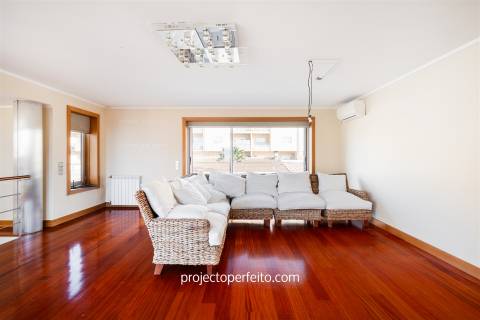 Moradia Geminada T4+1 Venda em Arcozelo,Vila Nova de Gaia