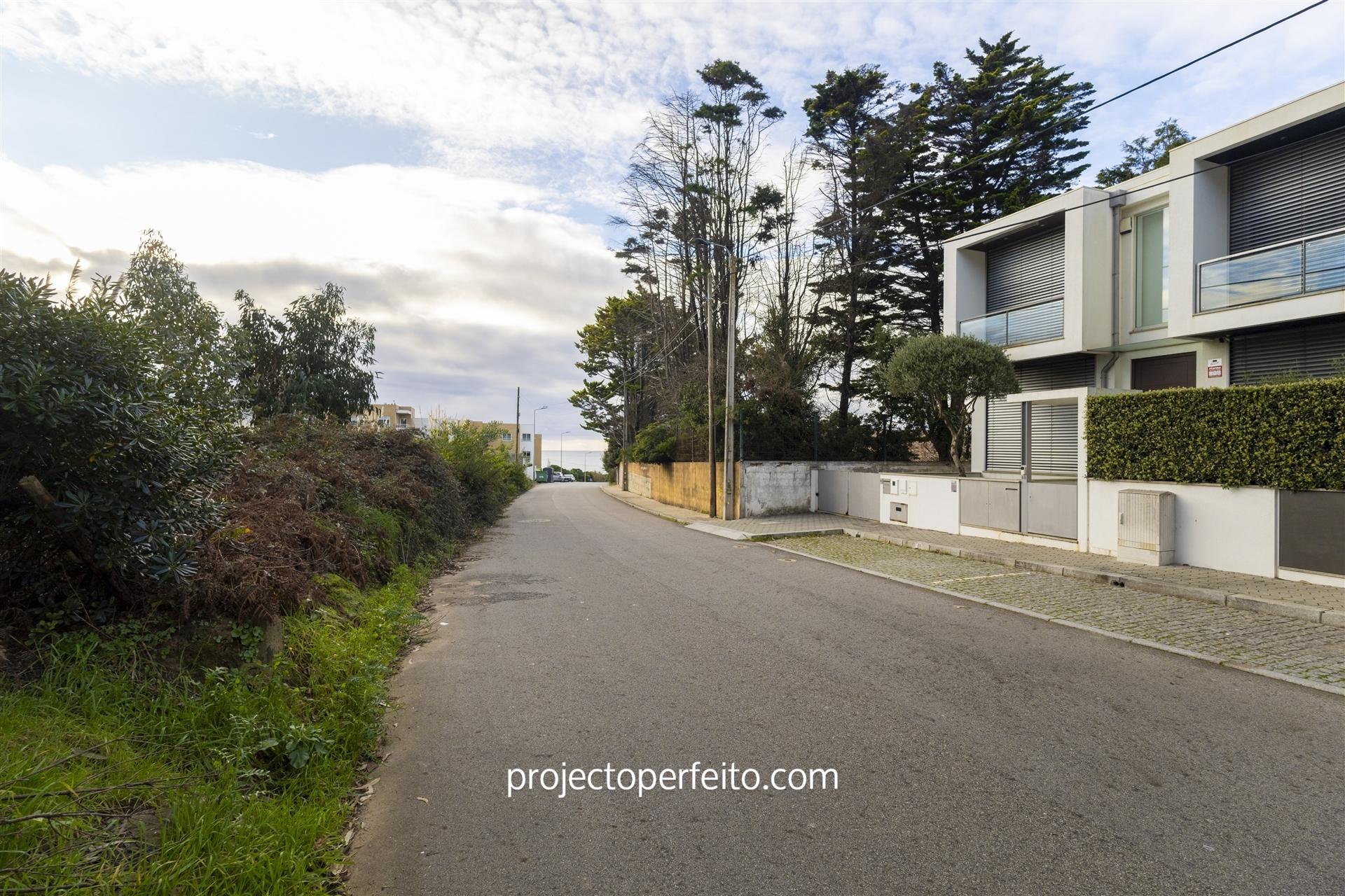 Moradia T3 em Condomínio Fechado com piscina