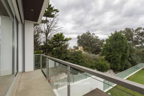 Moradia T3 em Condomínio Fechado com piscina