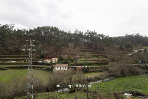 Armazém  Venda em Macieira de Cambra,Vale de Cambra