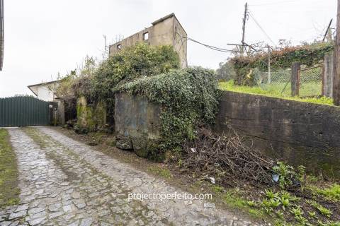 Armazém  Venda em Macieira de Cambra,Vale de Cambra