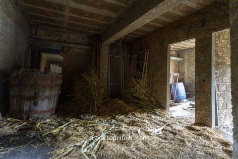 Armazém  Venda em Macieira de Cambra,Vale de Cambra