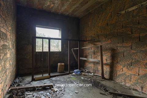 Armazém  Venda em Macieira de Cambra,Vale de Cambra