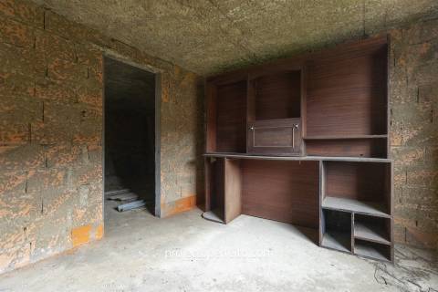 Armazém  Venda em Macieira de Cambra,Vale de Cambra