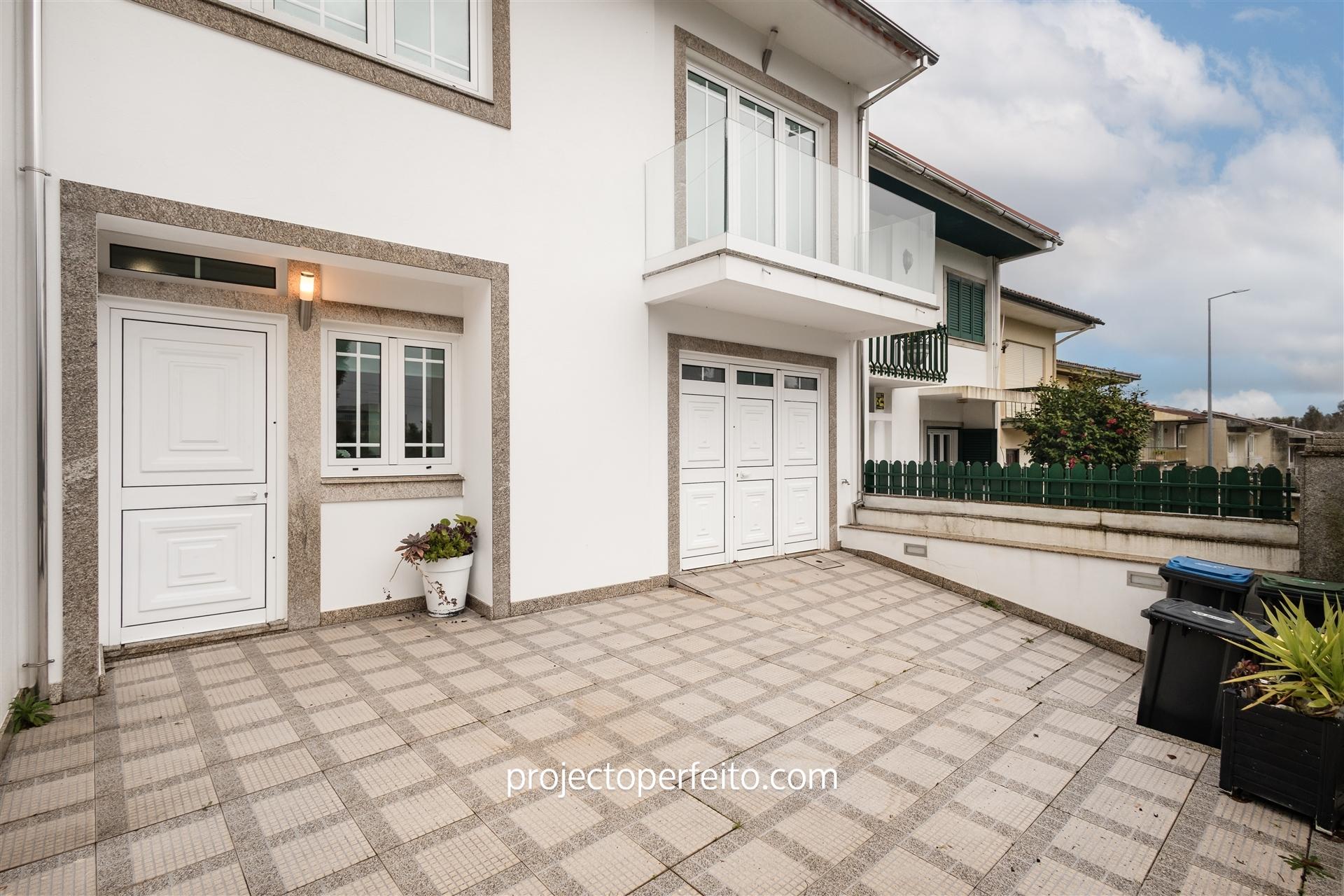 Moradia em Banda T3 Venda em São João da Madeira,São João da Madeira