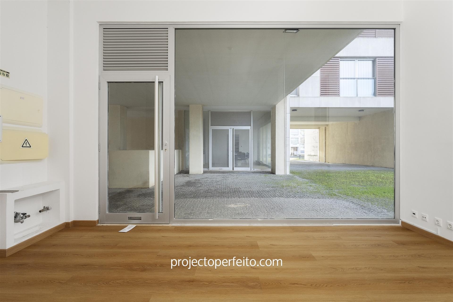 Loja  Arrendamento em Silvalde,Espinho