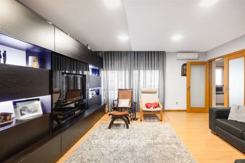 Moradia em Banda T3+1 Venda em Rio Meão,Santa Maria da Feira