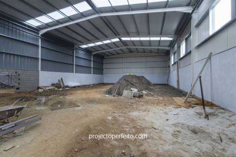 Armazém  Venda em Grijó e Sermonde,Vila Nova de Gaia