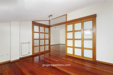 Apartamento T3 DUPLEX Arrendamento em São Félix da Marinha,Vila Nova de Gaia