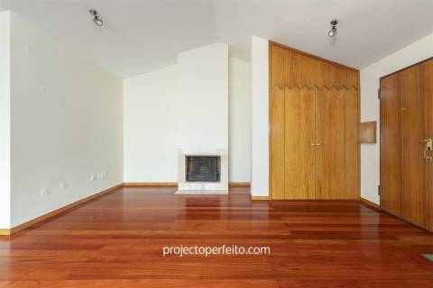 Apartamento T3 DUPLEX Arrendamento em São Félix da Marinha,Vila Nova de Gaia