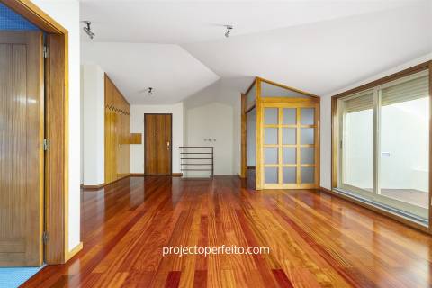 Apartamento T3 DUPLEX Arrendamento em São Félix da Marinha,Vila Nova de Gaia