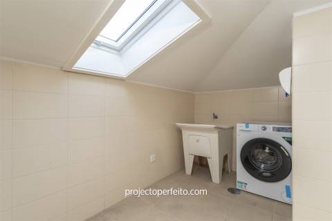 Apartamento T3 DUPLEX Arrendamento em São Félix da Marinha,Vila Nova de Gaia