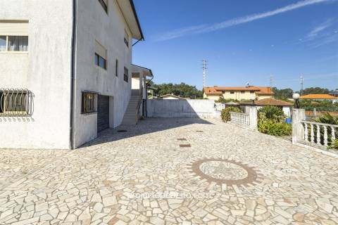 Moradia Isolada T4 Venda em Nogueira da Regedoura,Santa Maria da Feira