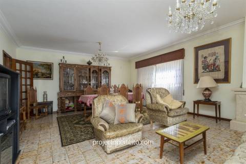 Moradia Isolada T4 Venda em Nogueira da Regedoura,Santa Maria da Feira