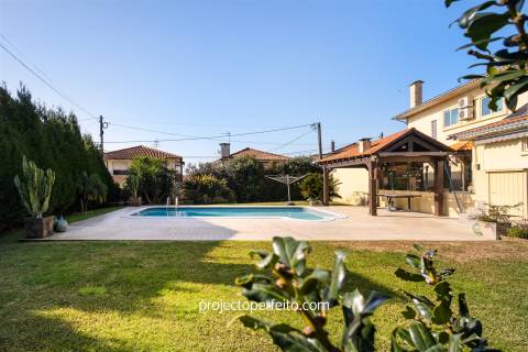 Moradia T4 Venda em Oliveira de Azeméis, Santiago de Riba-Ul, Ul, Macinhata da Seixa e Madail,Oliveira de Azeméis