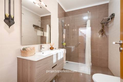 Moradia T4 Venda em Oliveira de Azeméis, Santiago de Riba-Ul, Ul, Macinhata da Seixa e Madail,Oliveira de Azeméis