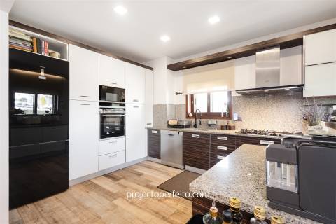 Moradia T4 Venda em Oliveira de Azeméis, Santiago de Riba-Ul, Ul, Macinhata da Seixa e Madail,Oliveira de Azeméis