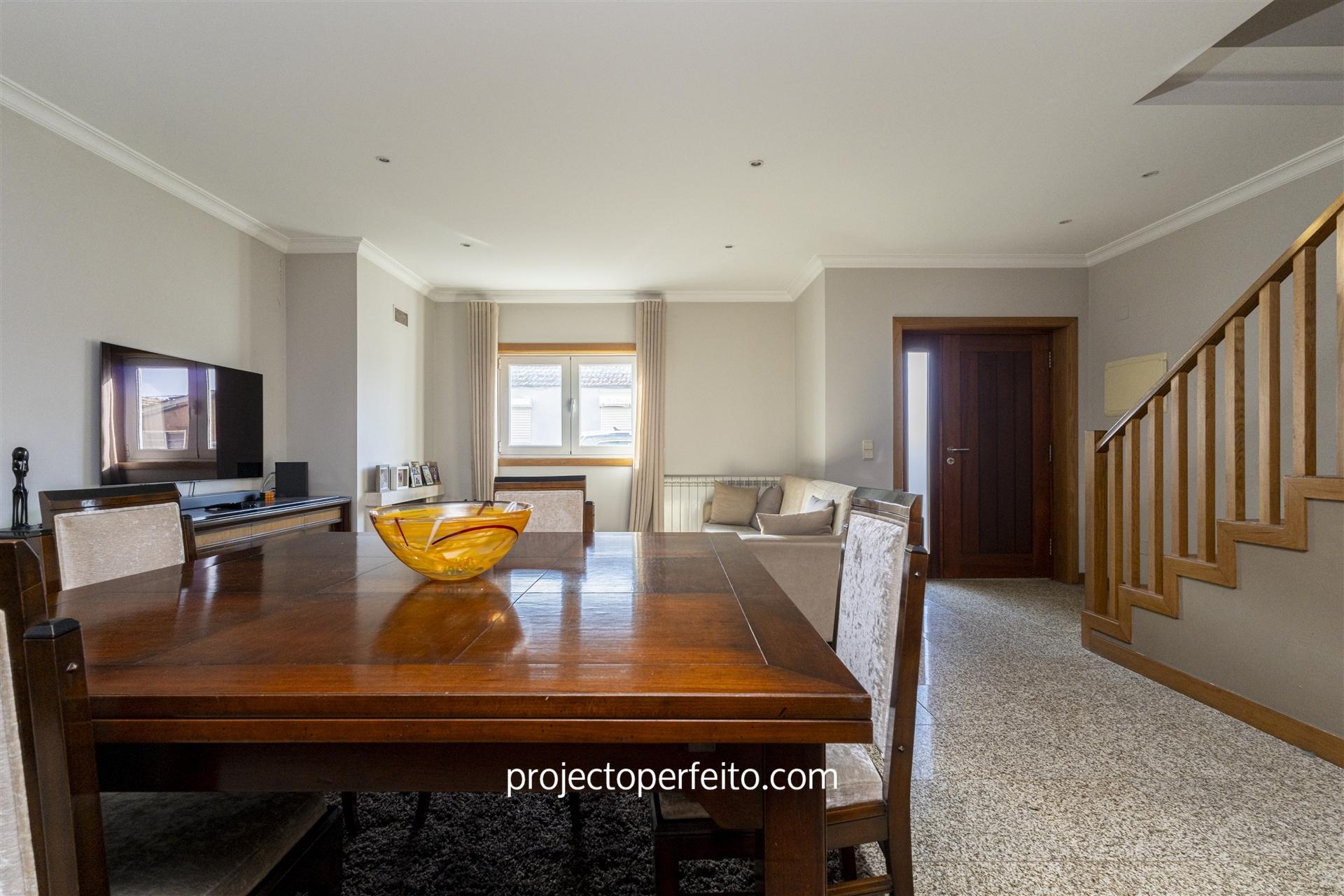 Moradia em Banda T3+1 Venda em São Félix da Marinha,Vila Nova de Gaia