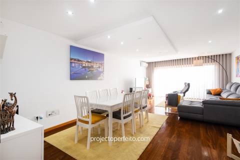 Moradia de tipologia T4+1 para venda em Perosinho, Vila Nova de Gaia