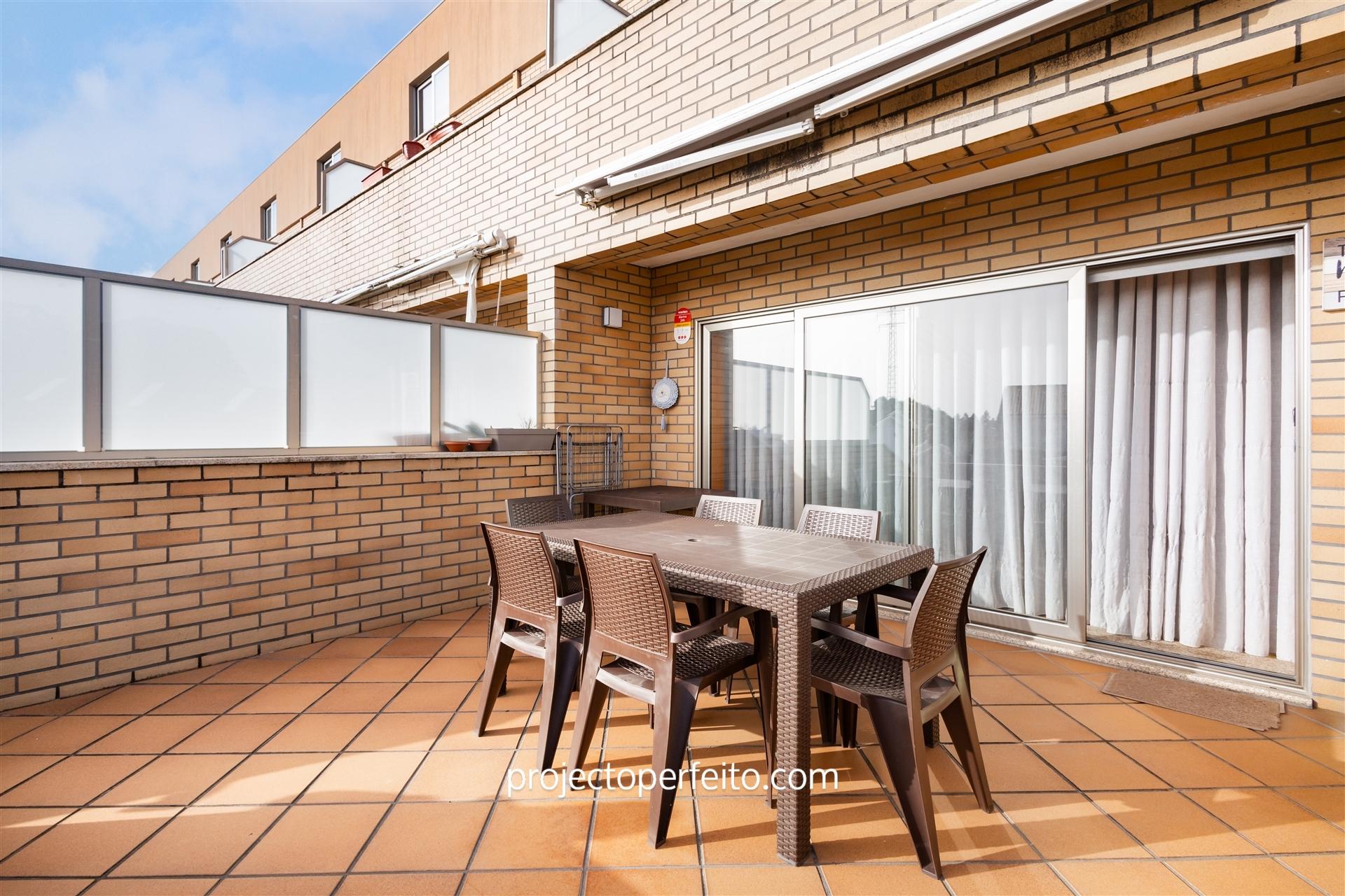 Moradia de tipologia T4+1 para venda em Perosinho, Vila Nova de Gaia