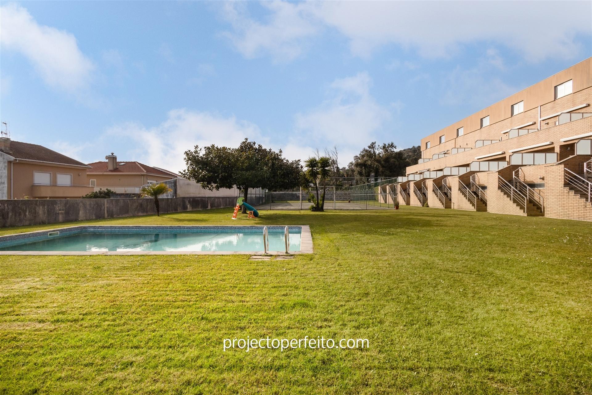 Moradia de tipologia T4+1 para venda em Perosinho, Vila Nova de Gaia