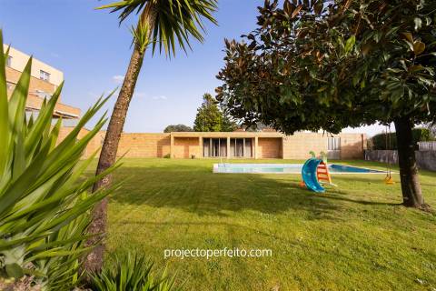 Moradia de tipologia T4+1 para venda em Perosinho, Vila Nova de Gaia