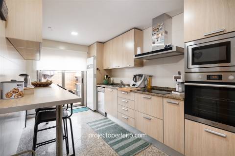 Moradia de tipologia T4+1 para venda em Perosinho, Vila Nova de Gaia